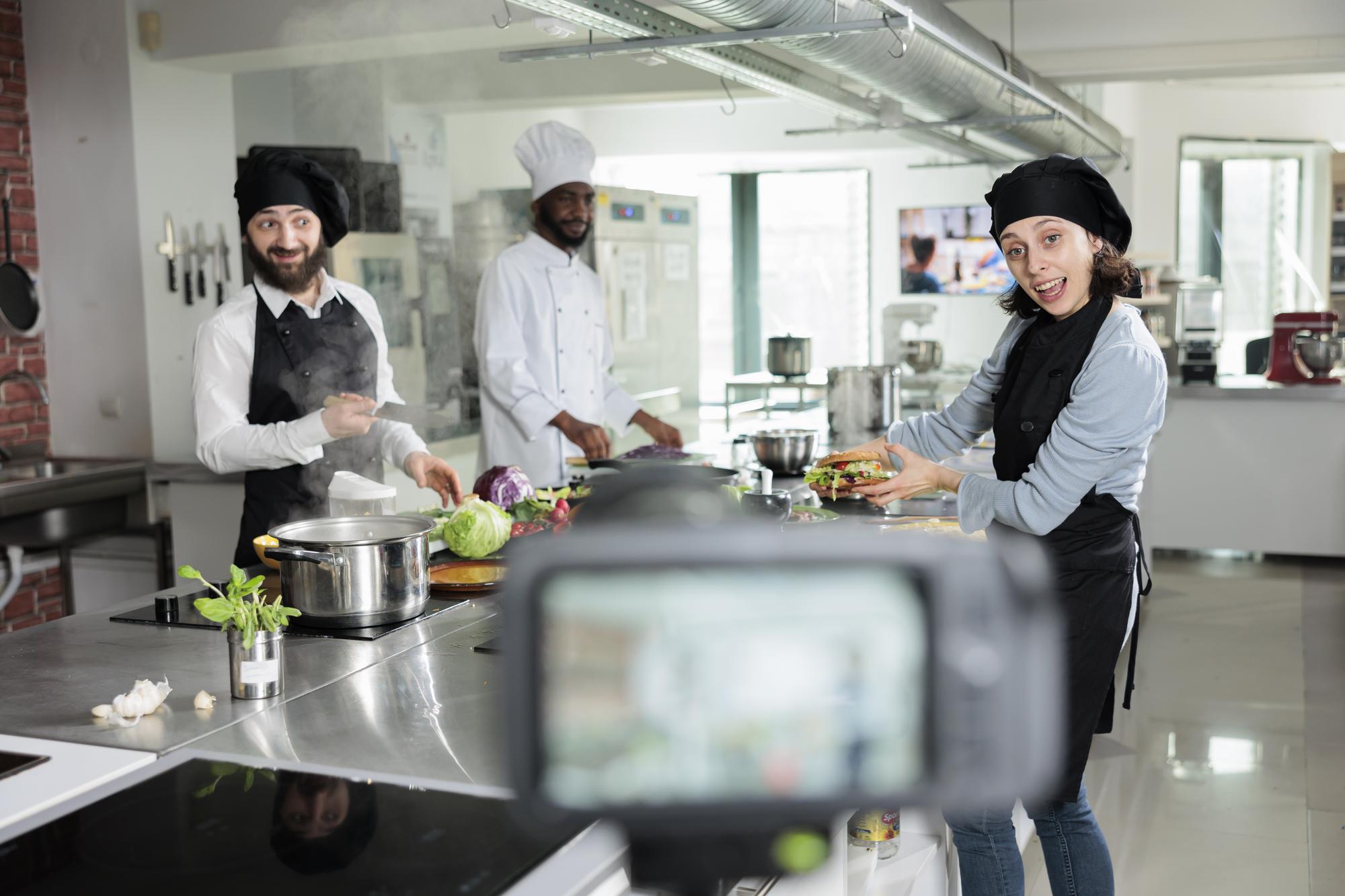 Banchi di lavoro della scuola di cucina